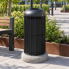 Afvalbak Elise 14 Vrijstaande design afvalbak met betonvoet